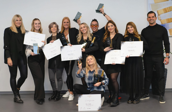 Luxury Beauty Seminarteilnehmer bei der Verleihung der Zertifikate.